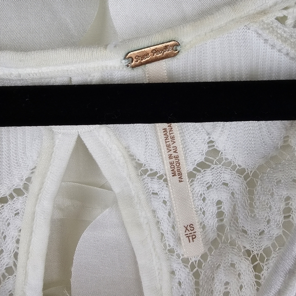 Free‎ People Boho White Lace Blouse | XS | Romantic Crochet Peasant Top - Picture 4 of 5